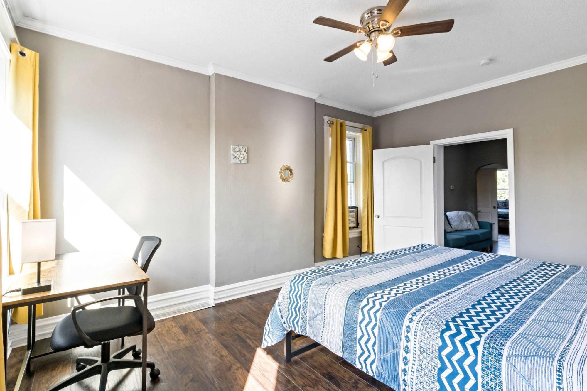 Roomy 2Br-1Ba Wfh Desk & Backyard Saint Louis Esterno foto